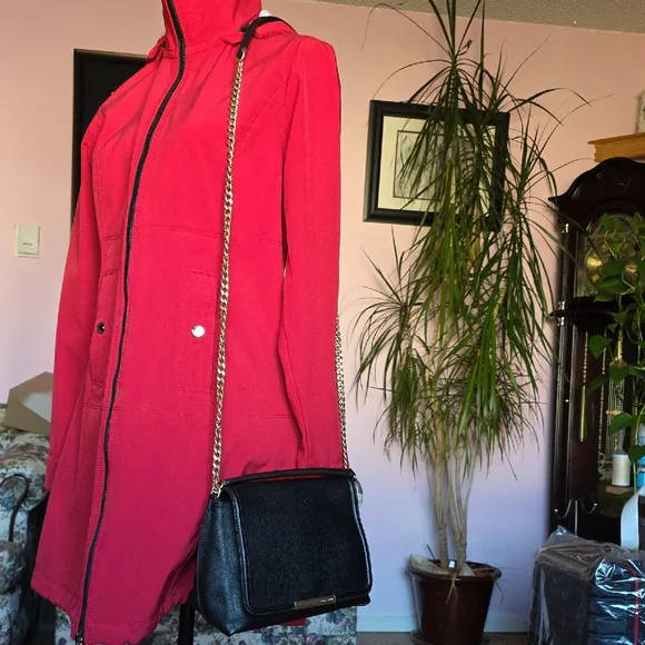 Emilio Pucci Black Crossbody Bag with Silver Chain - Picture 3 of 13